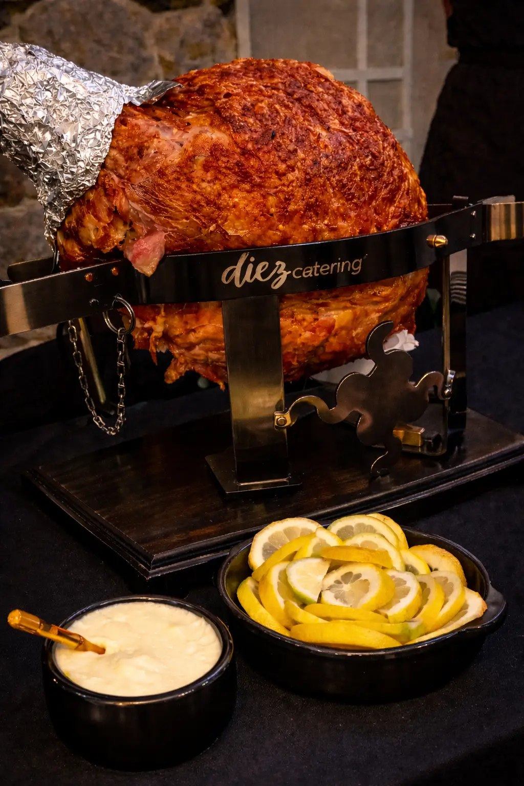 Pernil recién cortado para evento